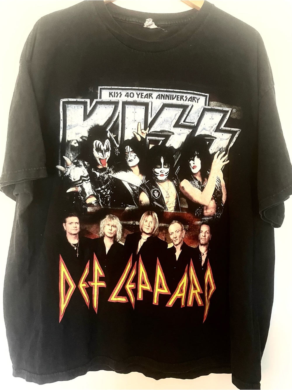Official KISS & Def Leppard 2014 Concert Graphic Tee